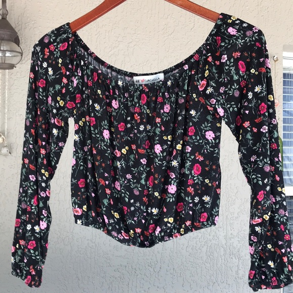 H&M Tops - H&M Coachella long sleeve floral crop top Size XS